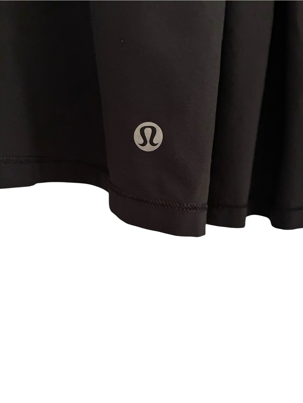 Lululemon Black Pleated Athletic Skort with Zip Pocket Woman’s Size 8 - Picture 3 of 6